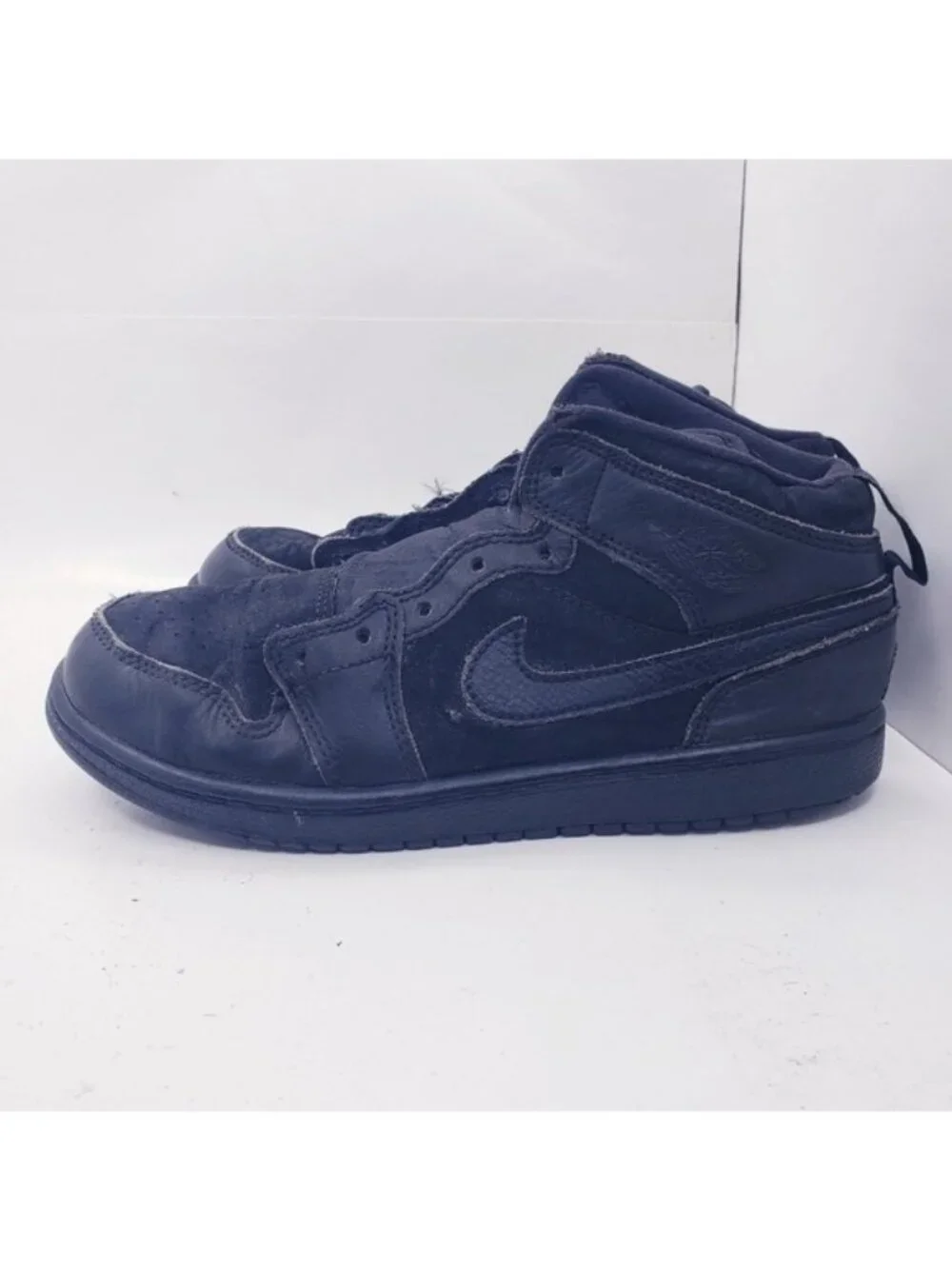 Nike Air Jordan 1 Mid Triple Black Suede & Leather Sneakers Boys Youth Size 2.5